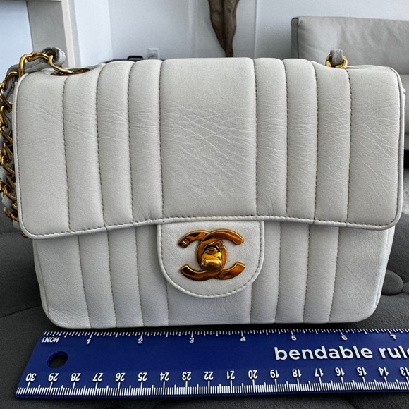 LOT 1290 24K gold plated CHANEL vintage mademoiselle mini square - Picture 10 of 16